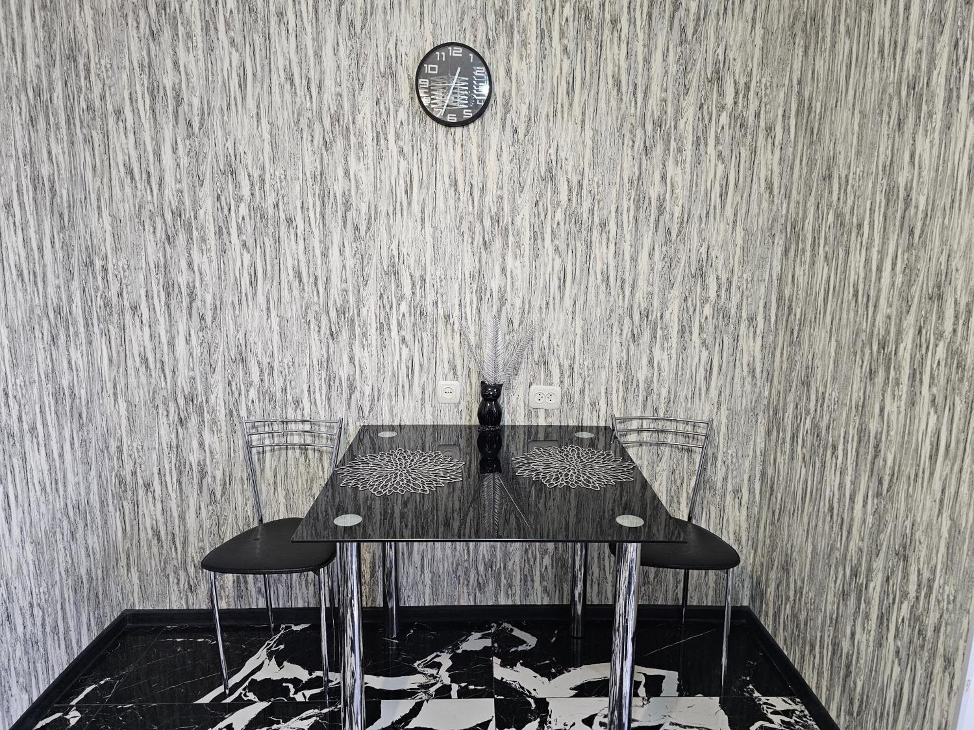 Black And White Apartment Chişinău Extérieur photo