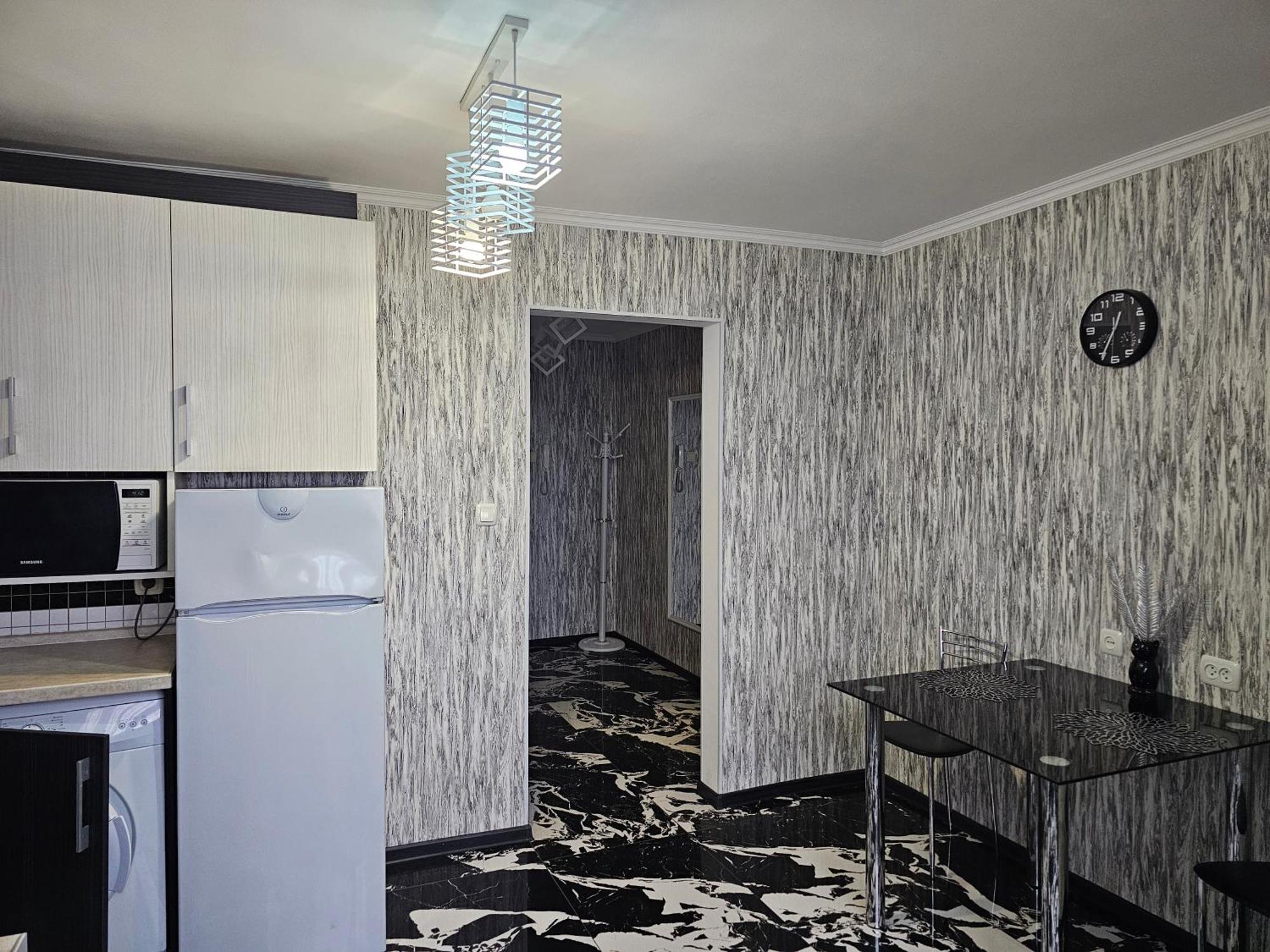 Black And White Apartment Chişinău Extérieur photo