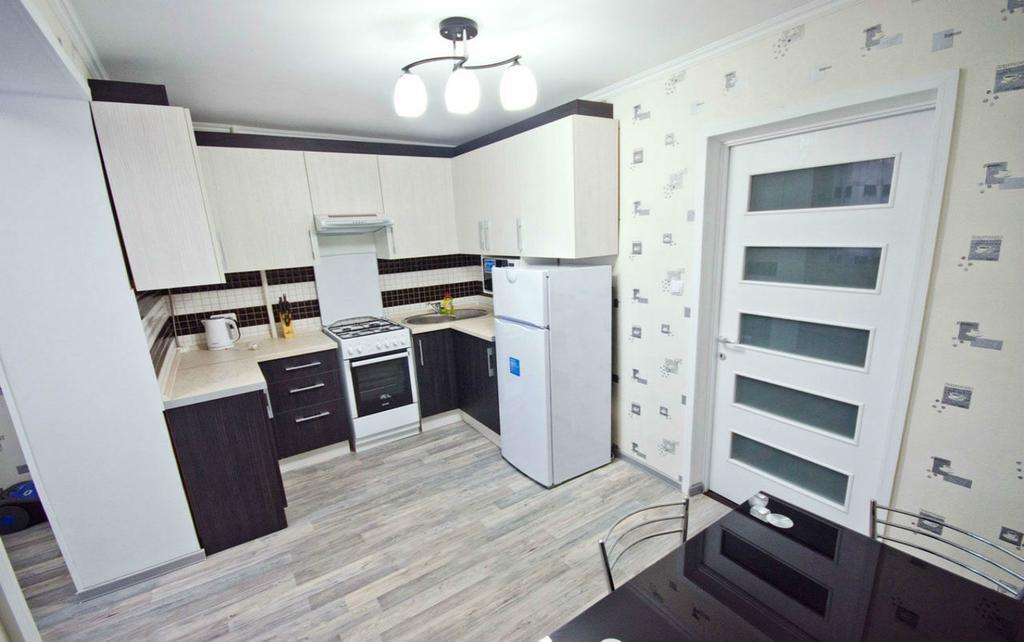 Black And White Apartment Chişinău Extérieur photo